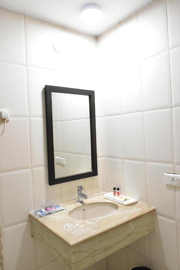 Hotel Lohias Delhi Airport Nowe Delhi Zewnętrze zdjęcie