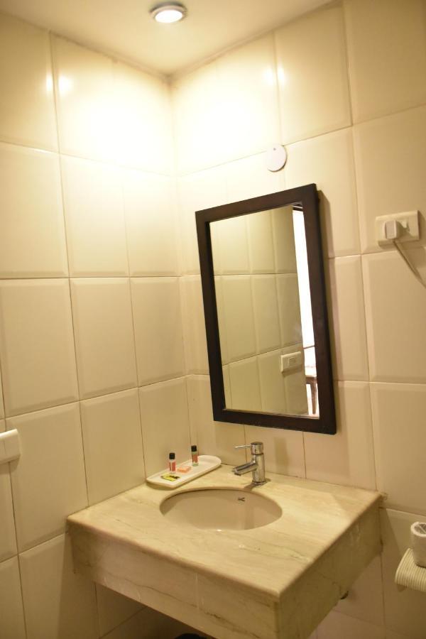 Hotel Lohias Delhi Airport Nowe Delhi Zewnętrze zdjęcie